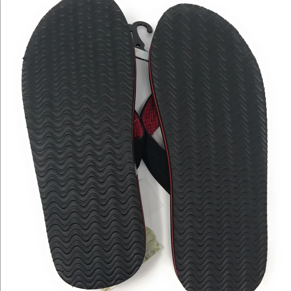 New Marvel Men’s flip flops, sandals size L 11/12
